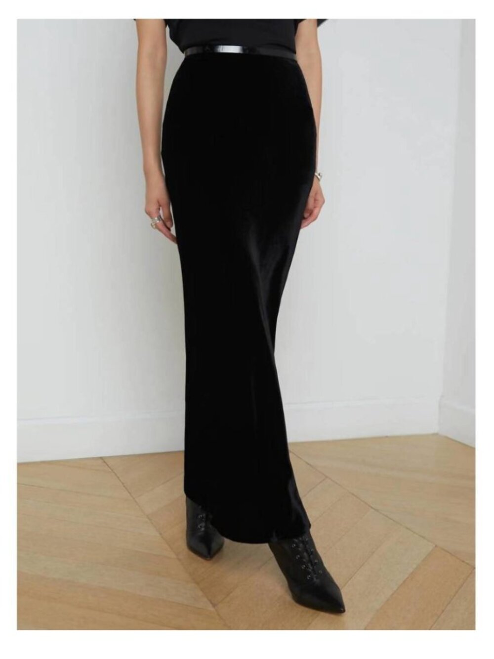 L'AGENCE Zeta Velvet Maxi Skirt in Black Size Medium Silk